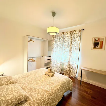 Bel 100 M2 / Parking / Paisible Apartment