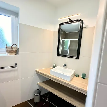 Bel 100 M2 / Parking / Paisible Apartment Rodez