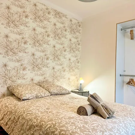 Bel 100 M2 / Parking / Paisible Apartment