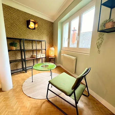 Bel 100 M2 / Parking / Paisible Apartment