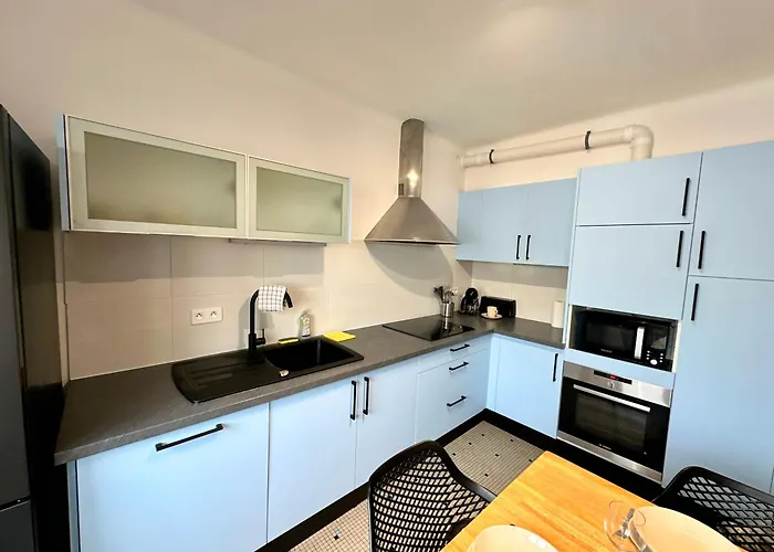 Bel 100 M2 / Parking / Paisible Apartamento Rodez